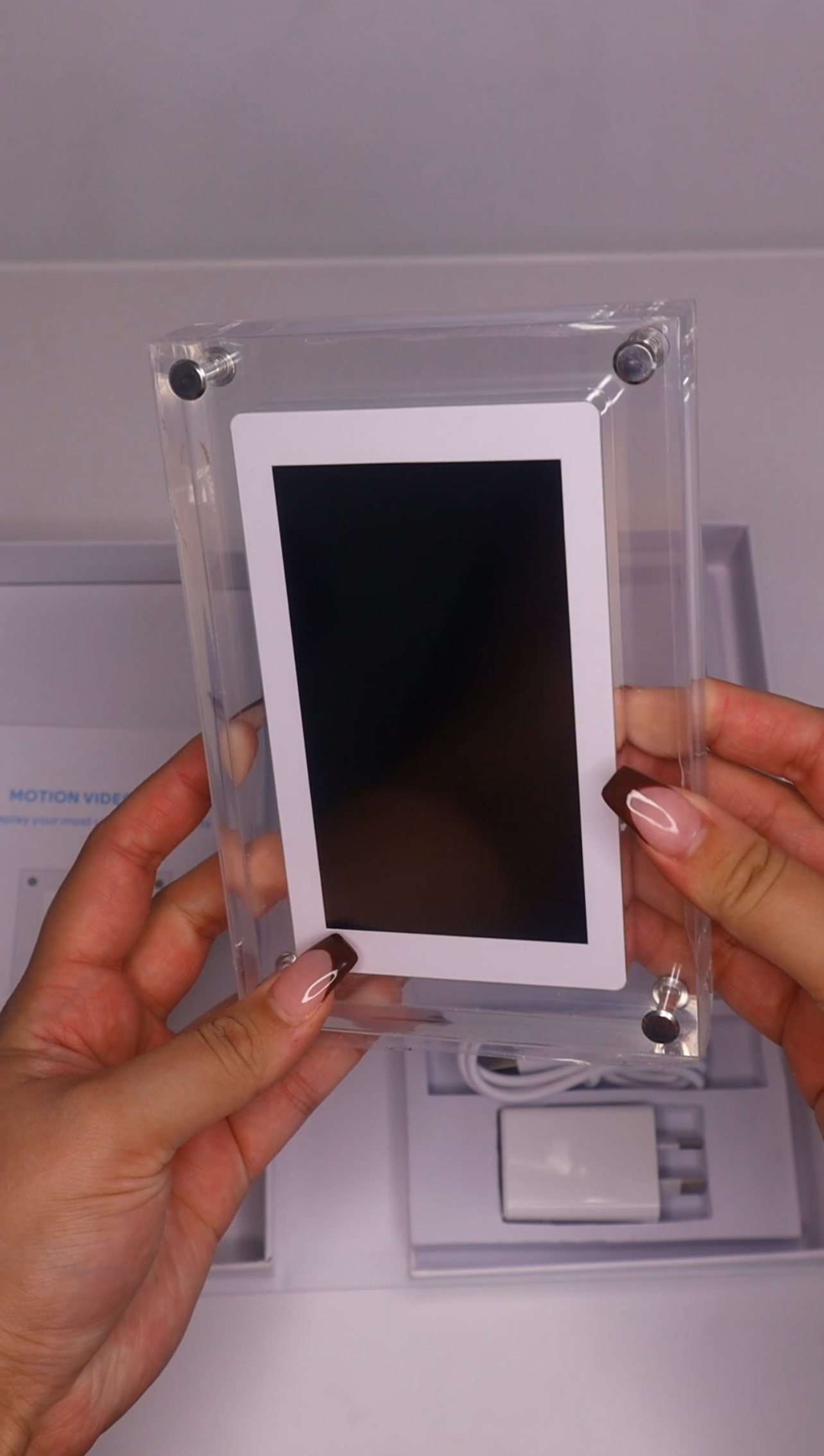 Supreme Device™ Digital Frame